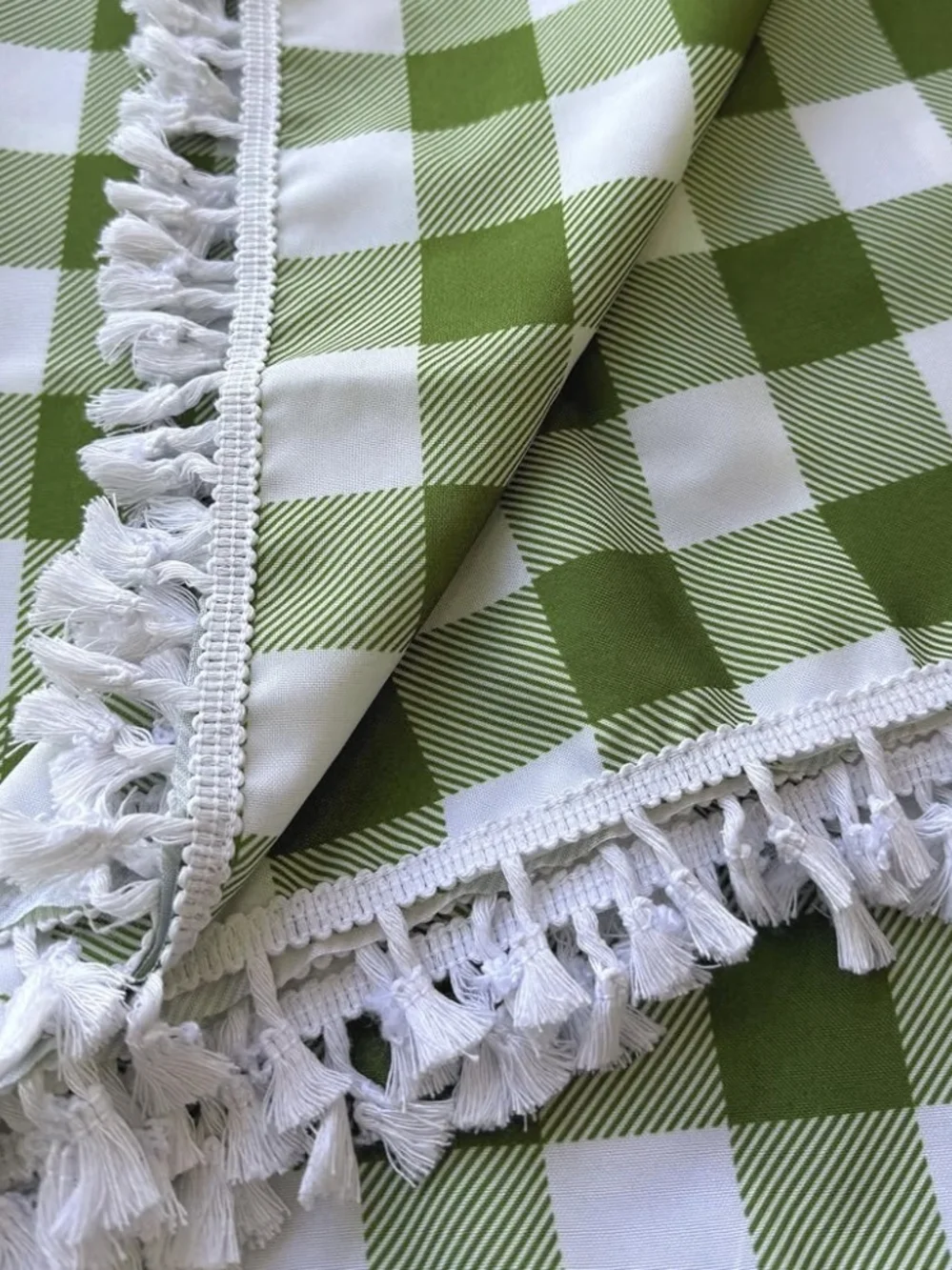Green Gingham Tassel Tablecloth - Classic Check Dining Accent 58x84